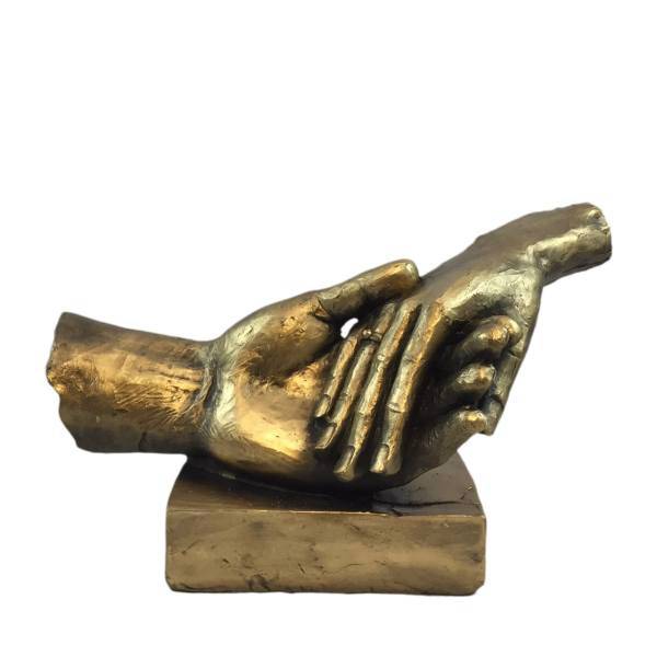 مجسمه گالری ره آورد طرح دست عشق