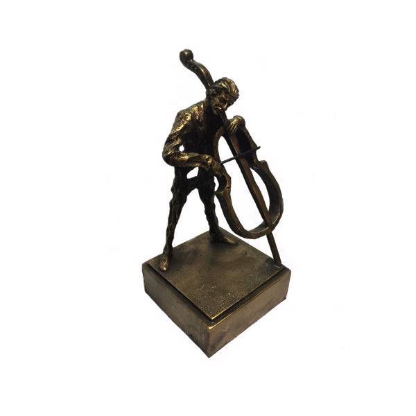 مجسمه طرح ویولن سل زن مدل 1212