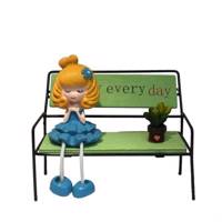 مجسمه طرح دختر روی نیمکت کد 821